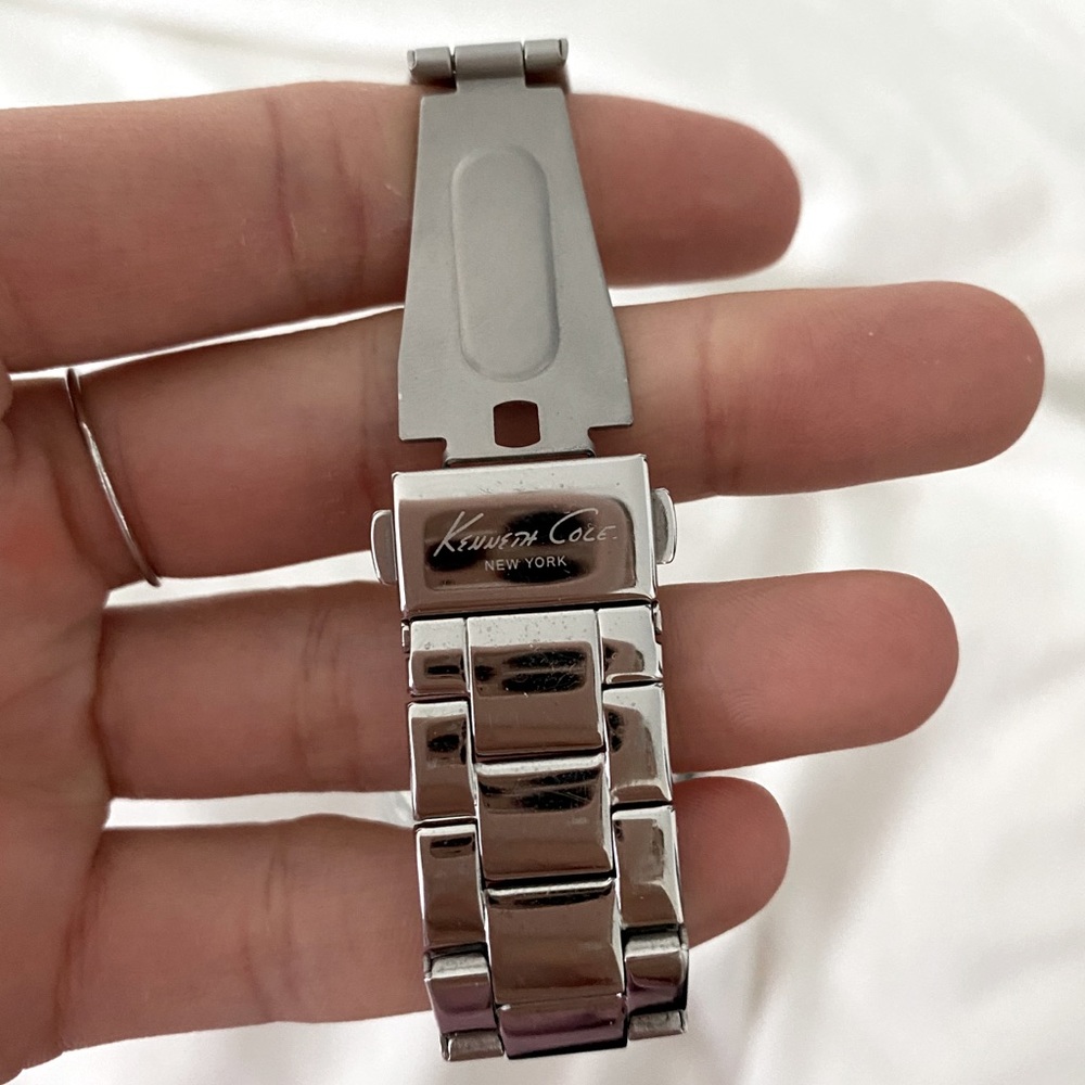 Kenneth Cole watch - Picture 3 of 3
